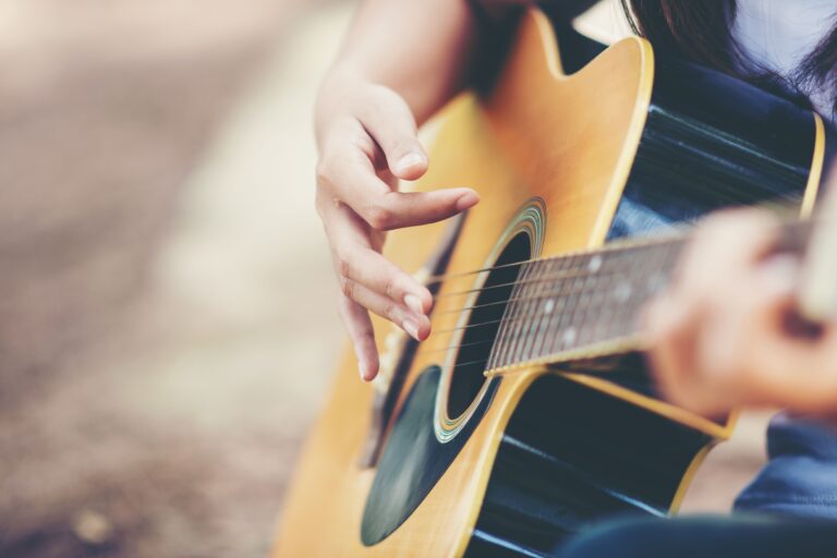 Cours particuliers de guitare – Développez votre talent musical !